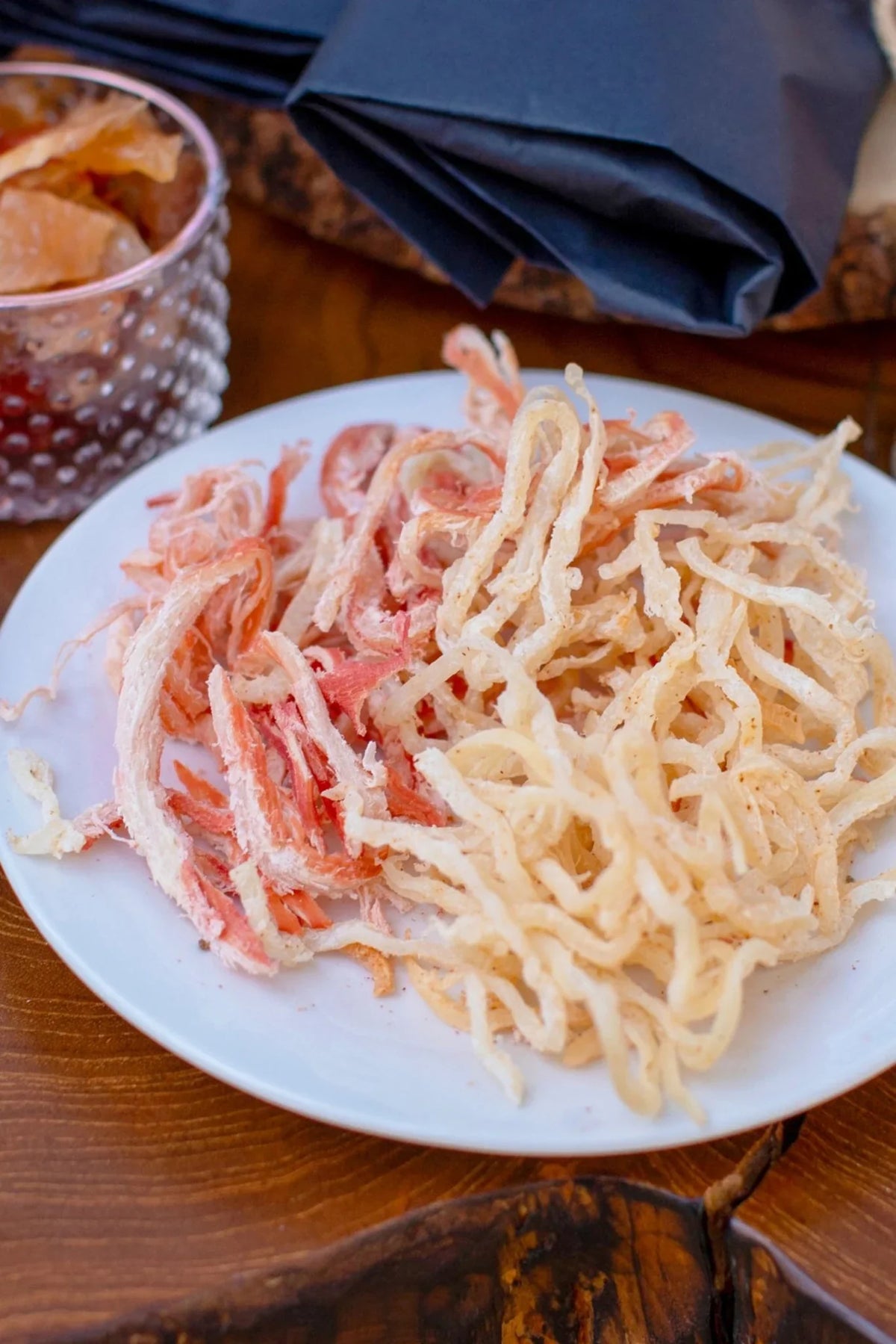 Dried squid: salty, spicy or BBQ, and how to eat it